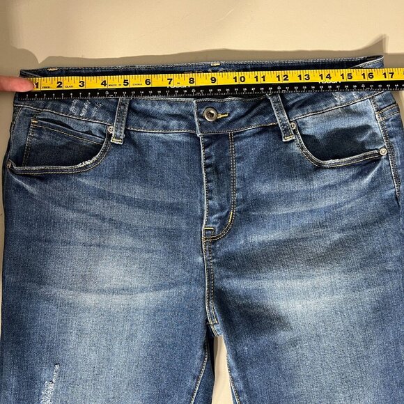 Grace In LA Easy Fit Jeans Womens 31 Blue Stretch Denim Distressed Cropped Capri - Picture 11 of 16